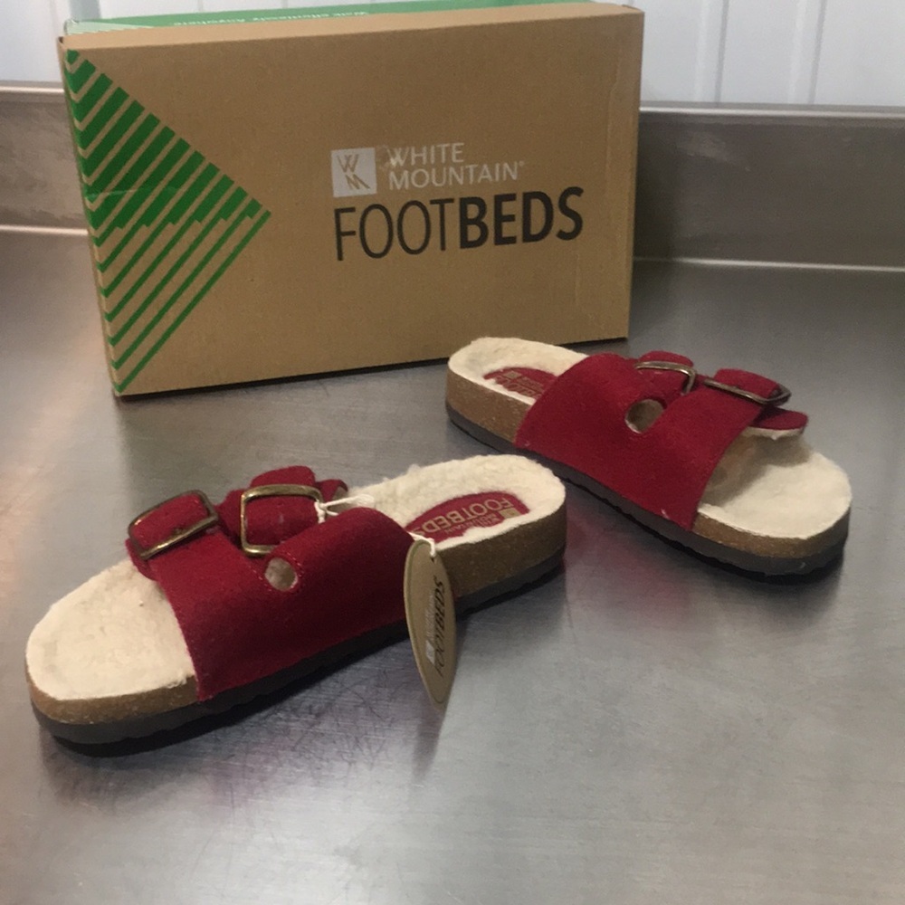 New White Mountain Woman’s Red Footbed Slide Sandals